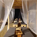 στην θαλασσα Tatil Evi