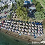στην θαλασσα Koropi