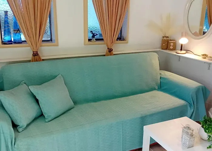 στην θαλασσα * Koropi