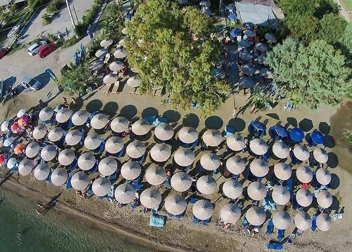 στην θαλασσα Koropi