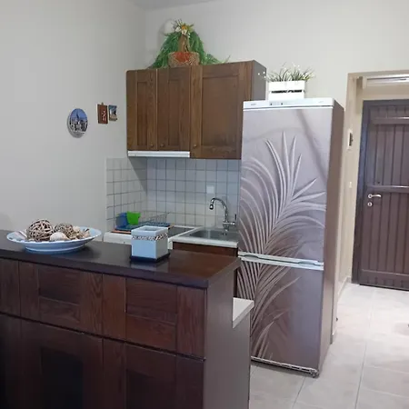 στην θαλασσα Nyaraló