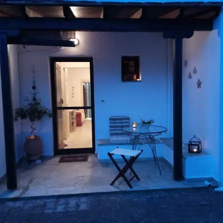 στην θαλασσα Holiday home