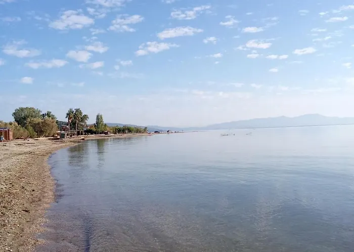 στην θαλασσα Holiday home Koropi